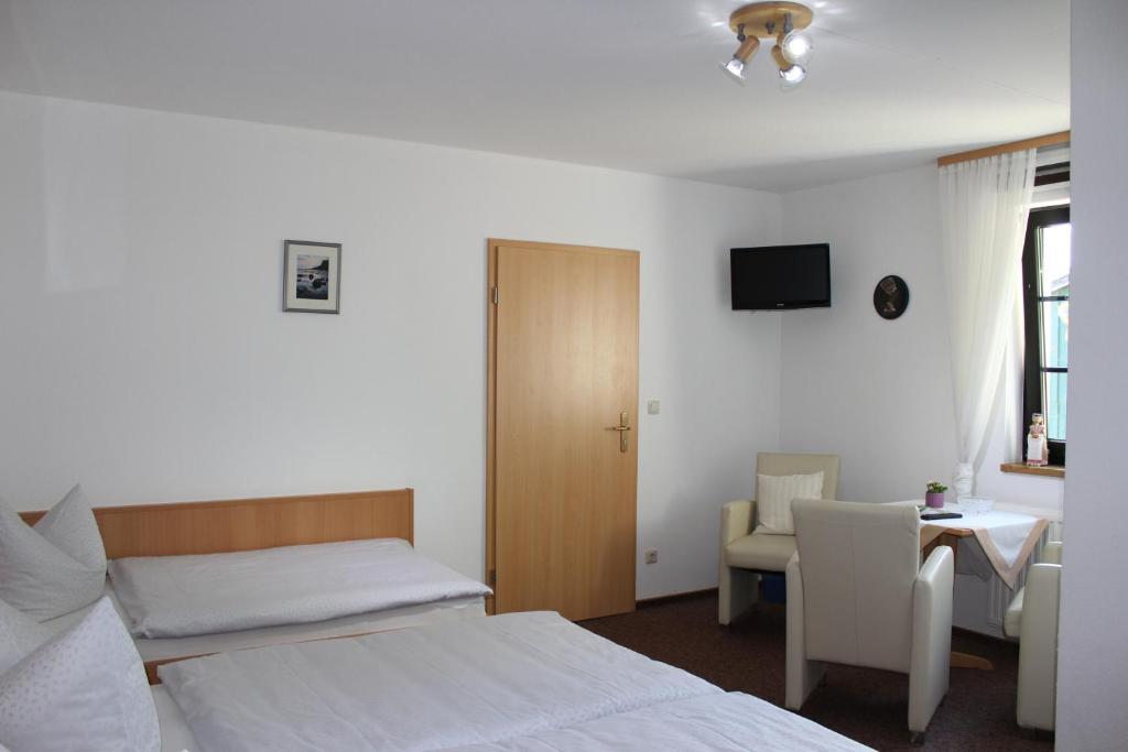 Pension Garni Zum Felsenkeller Nordhausen Ngoại thất bức ảnh